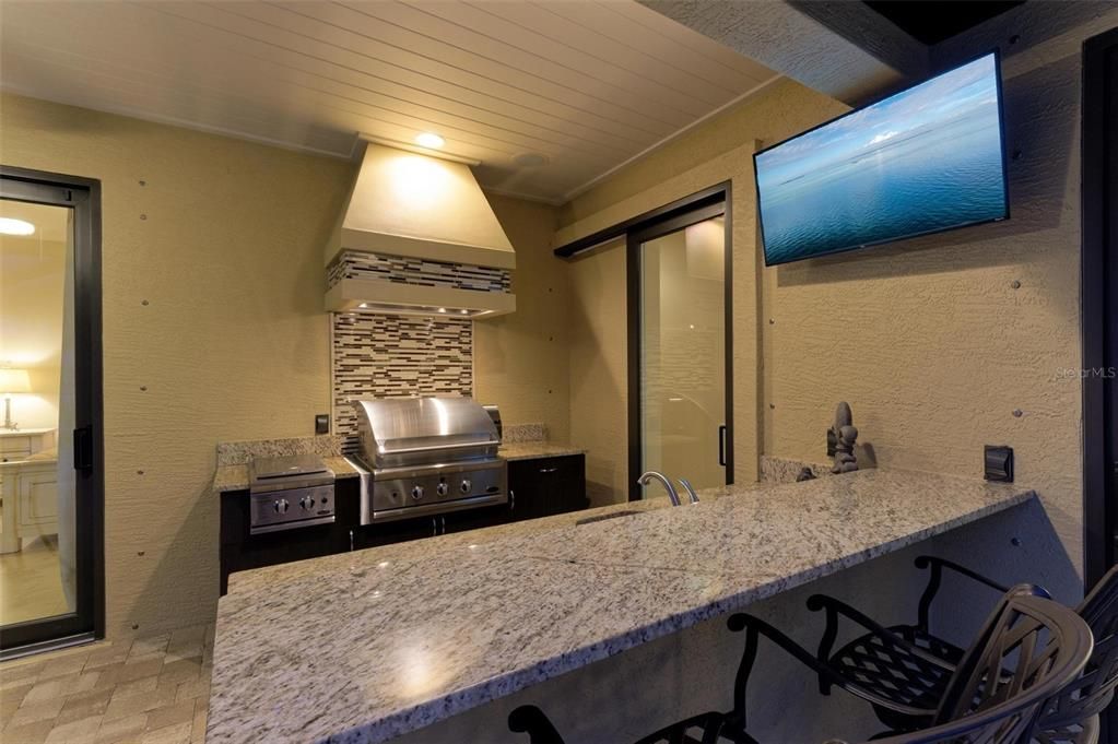 Под контрактом: $975,000 (3 спален, 3 ванн, 2205 Квадратных фут)