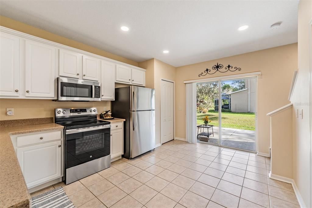 For Sale: $255,000 (2 beds, 2 baths, 1248 Square Feet)