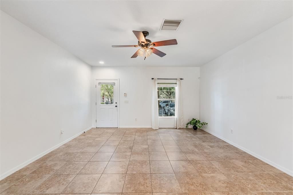 For Sale: $255,000 (2 beds, 2 baths, 1248 Square Feet)