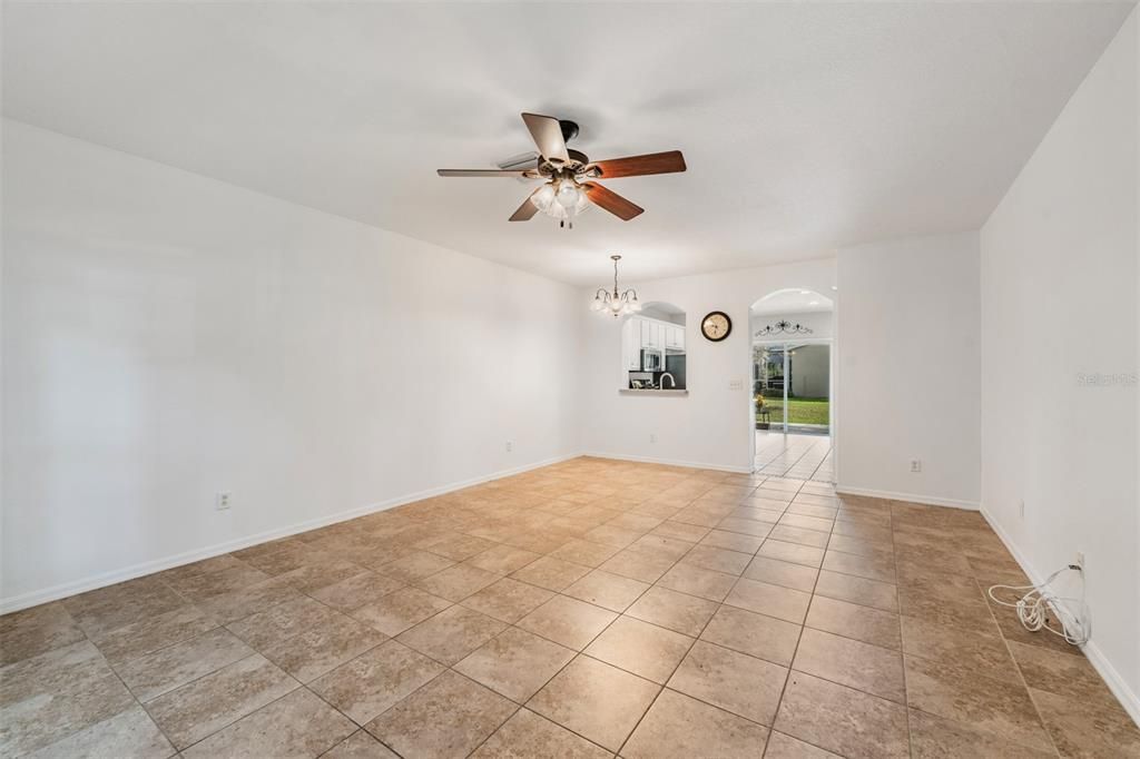 For Sale: $255,000 (2 beds, 2 baths, 1248 Square Feet)