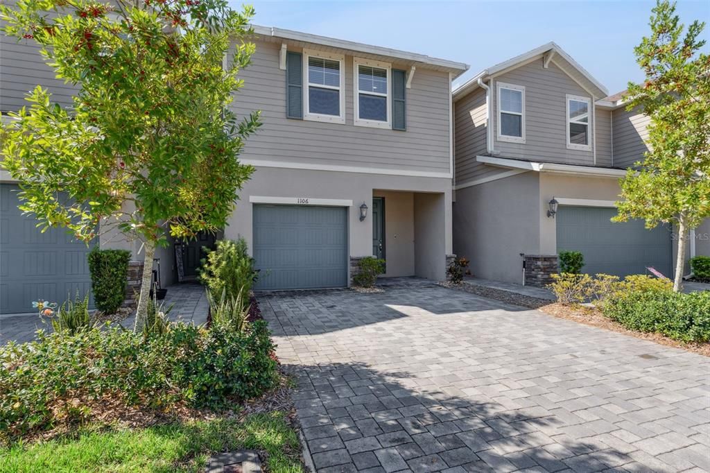 Active With Contract: $309,900 (3 beds, 2 baths, 1540 Square Feet)