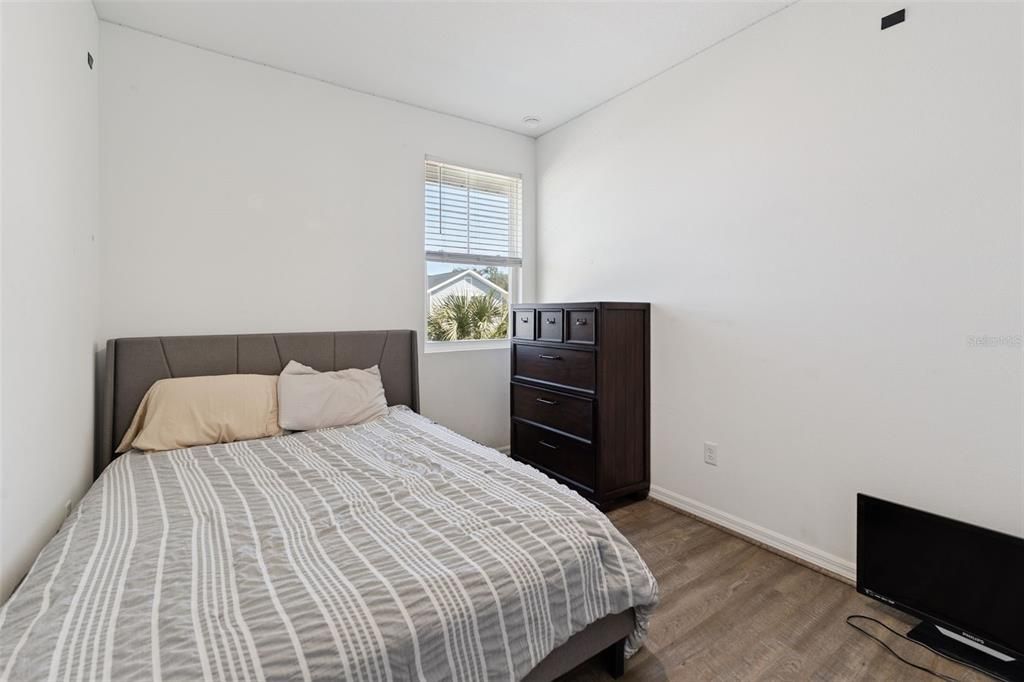 Active With Contract: $309,900 (3 beds, 2 baths, 1540 Square Feet)