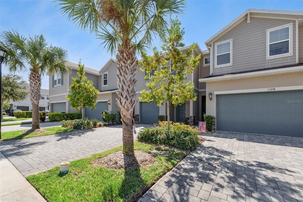 Active With Contract: $309,900 (3 beds, 2 baths, 1540 Square Feet)