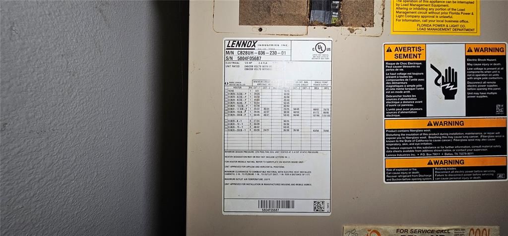 合同活跃: $250,000 (3 贝兹, 3 浴室, 2364 平方英尺)