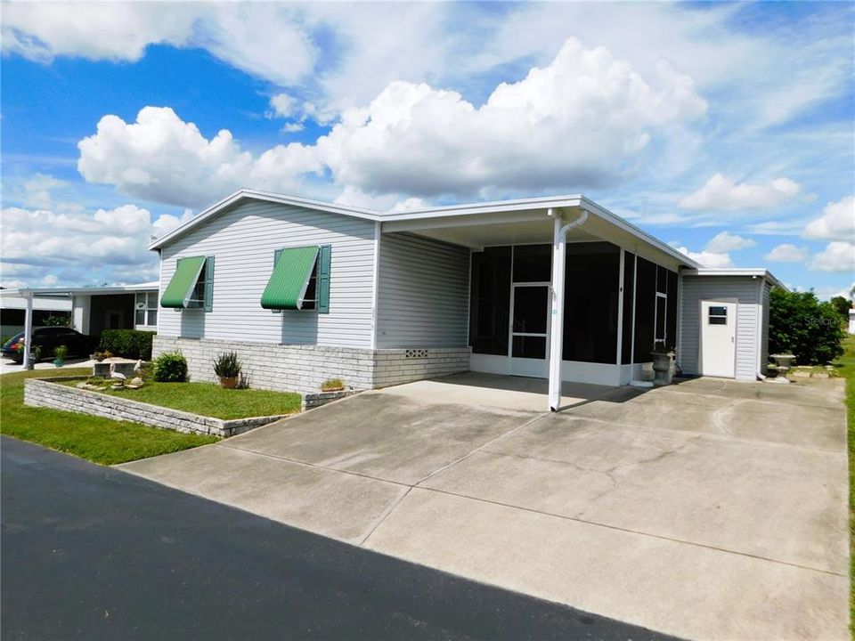 For Sale: $145,000 (3 beds, 2 baths, 1296 Square Feet)