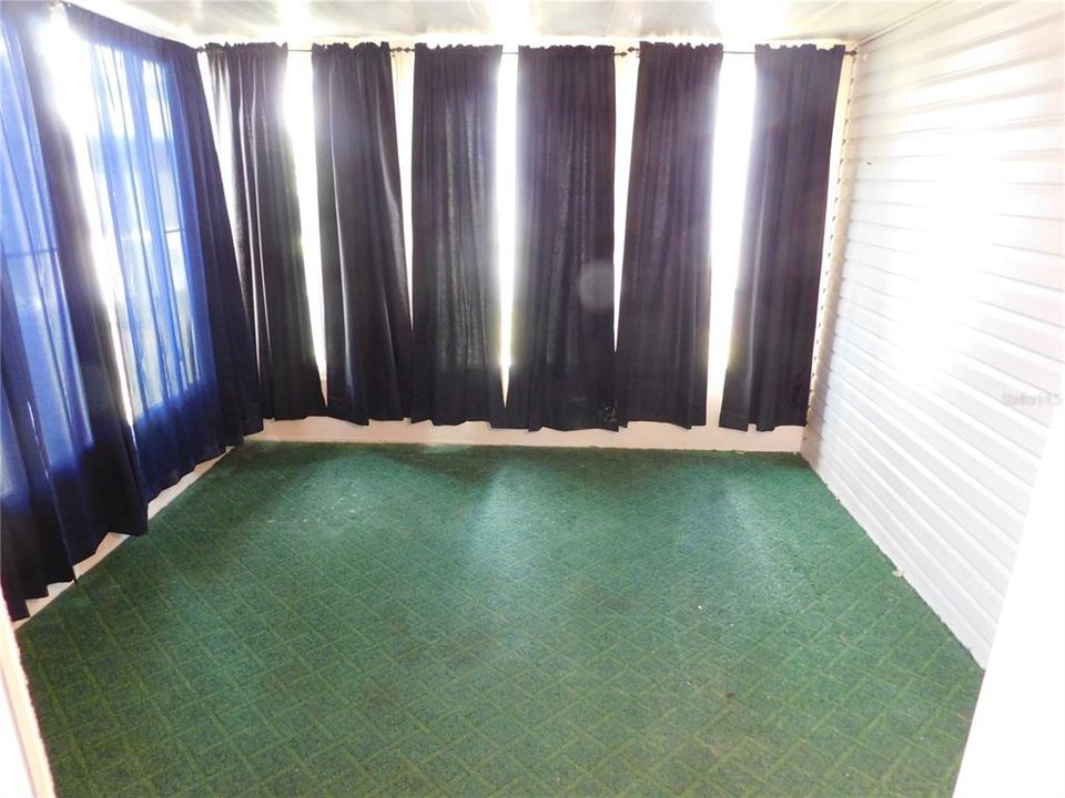 For Sale: $145,000 (3 beds, 2 baths, 1296 Square Feet)