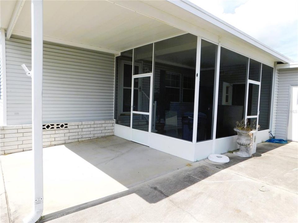 For Sale: $145,000 (3 beds, 2 baths, 1296 Square Feet)