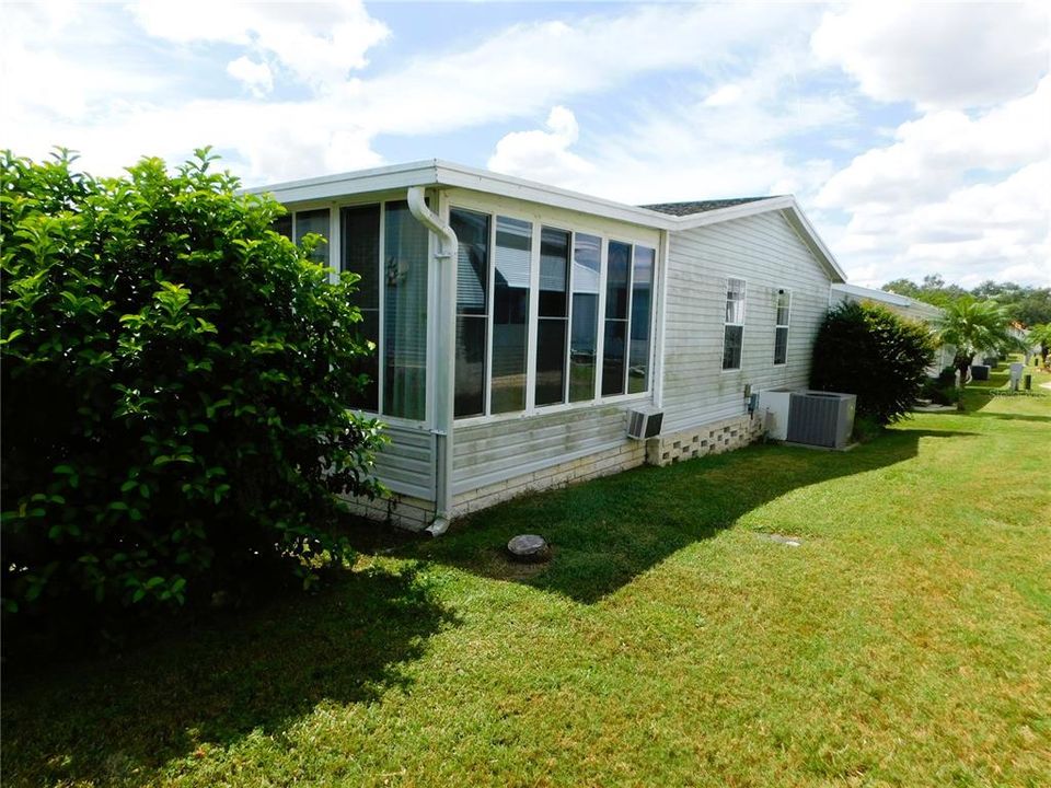 For Sale: $145,000 (3 beds, 2 baths, 1296 Square Feet)