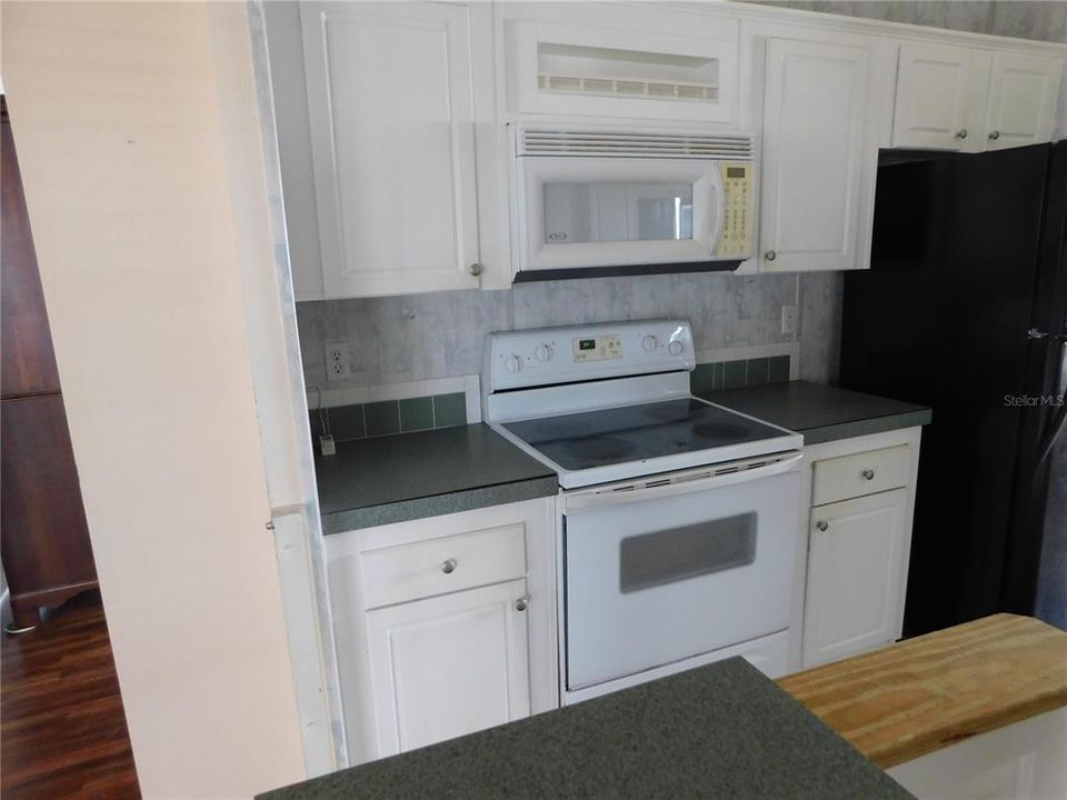 For Sale: $145,000 (3 beds, 2 baths, 1296 Square Feet)