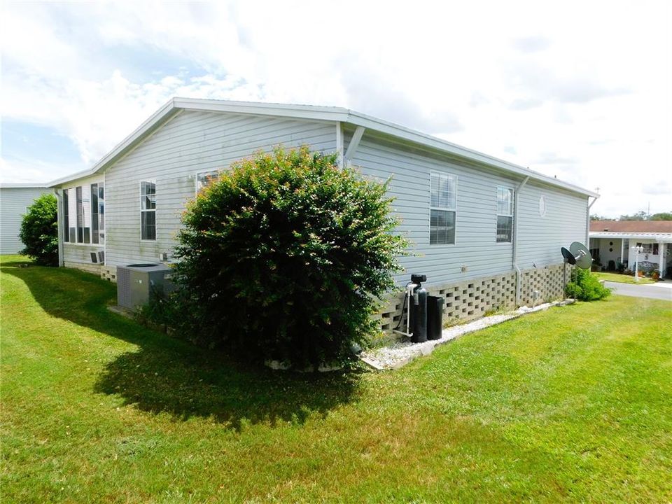 For Sale: $145,000 (3 beds, 2 baths, 1296 Square Feet)