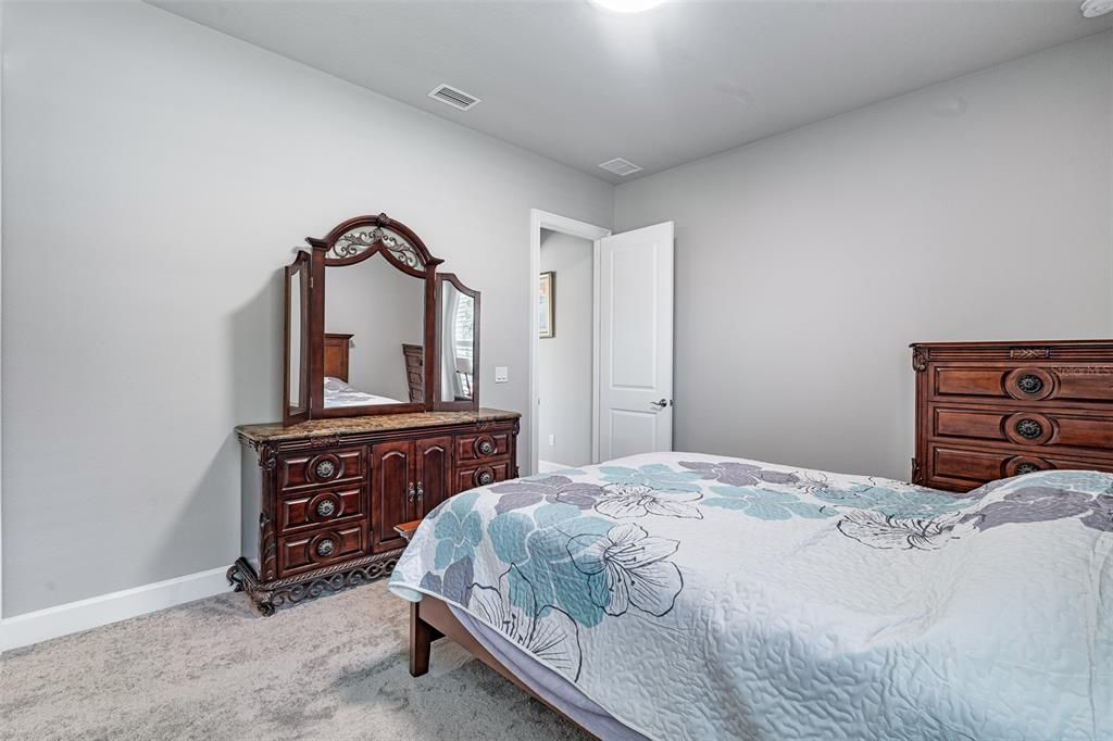 На продажу: $3,295,000 (5 спален, 4 ванн, 5454 Квадратных фут)