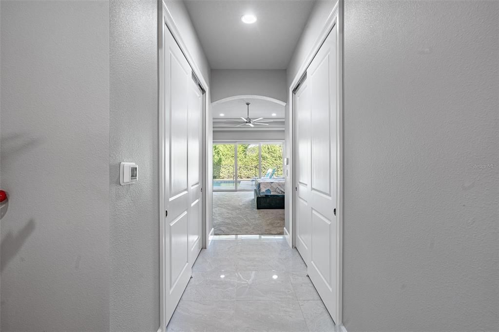 На продажу: $3,295,000 (5 спален, 4 ванн, 5454 Квадратных фут)