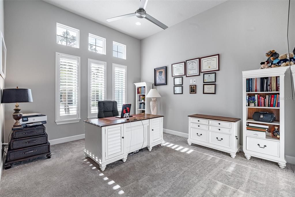 На продажу: $3,295,000 (5 спален, 4 ванн, 5454 Квадратных фут)