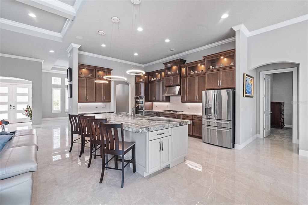 На продажу: $3,295,000 (5 спален, 4 ванн, 5454 Квадратных фут)