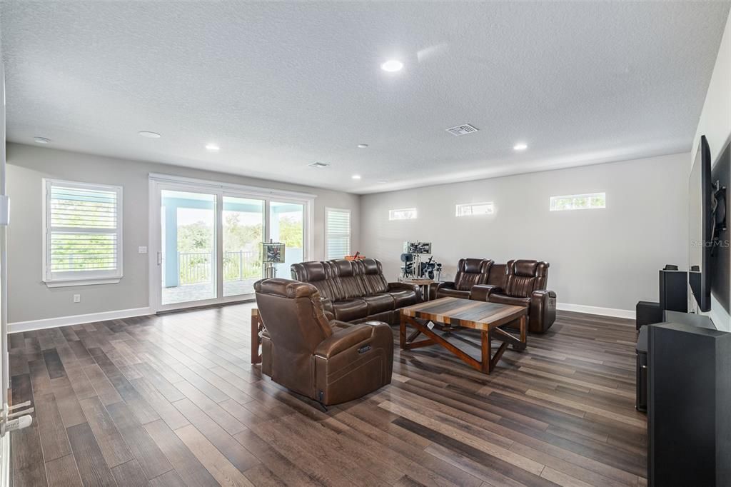 На продажу: $3,295,000 (5 спален, 4 ванн, 5454 Квадратных фут)