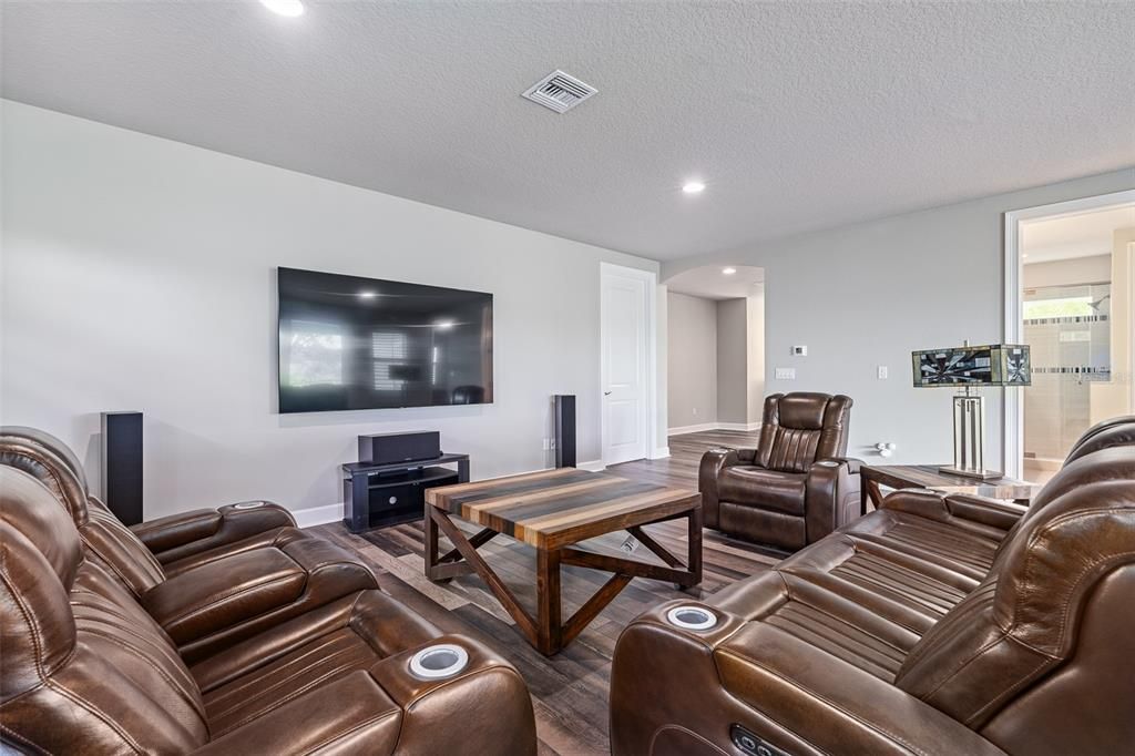 На продажу: $3,295,000 (5 спален, 4 ванн, 5454 Квадратных фут)