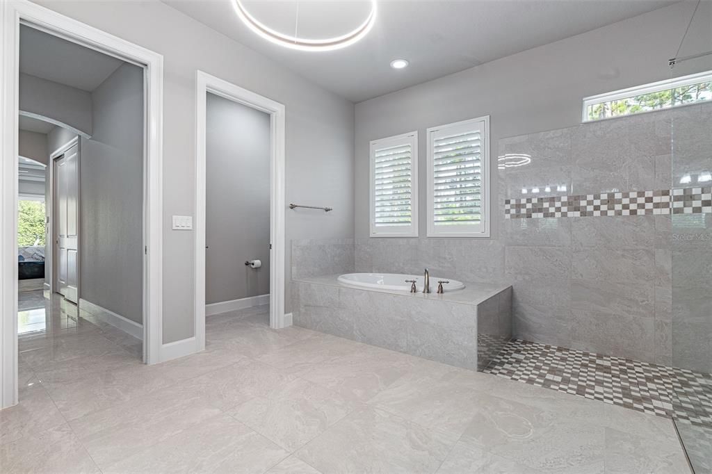 На продажу: $3,295,000 (5 спален, 4 ванн, 5454 Квадратных фут)