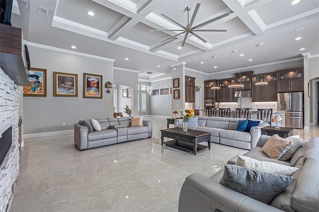 На продажу: $3,295,000 (5 спален, 4 ванн, 5454 Квадратных фут)