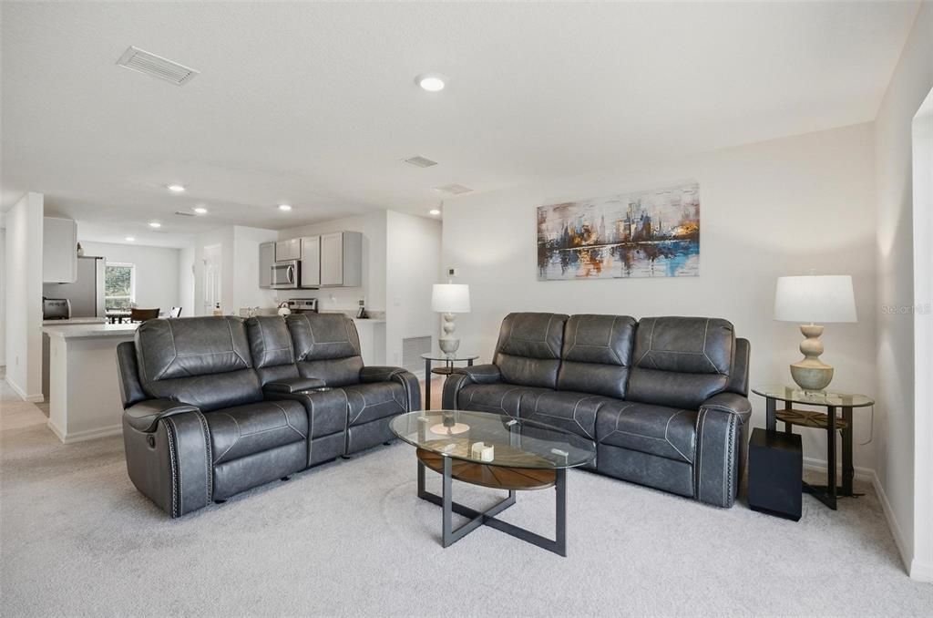 待售: $320,000 (3 贝兹, 2 浴室, 1552 平方英尺)