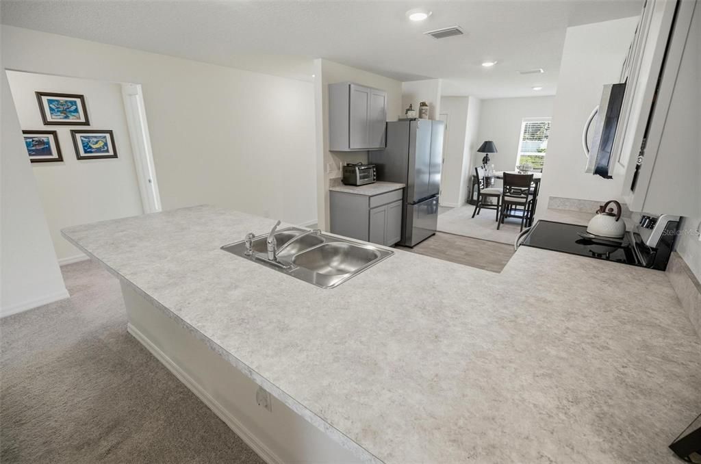 待售: $320,000 (3 贝兹, 2 浴室, 1552 平方英尺)