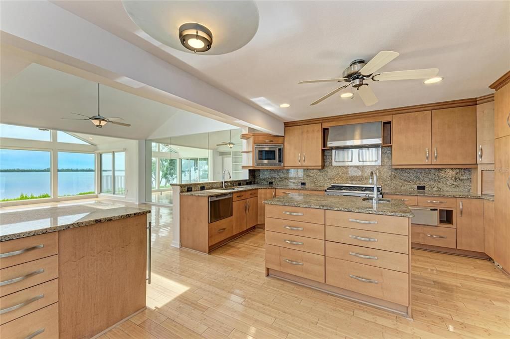 待售: $1,299,000 (3 贝兹, 2 浴室, 3238 平方英尺)