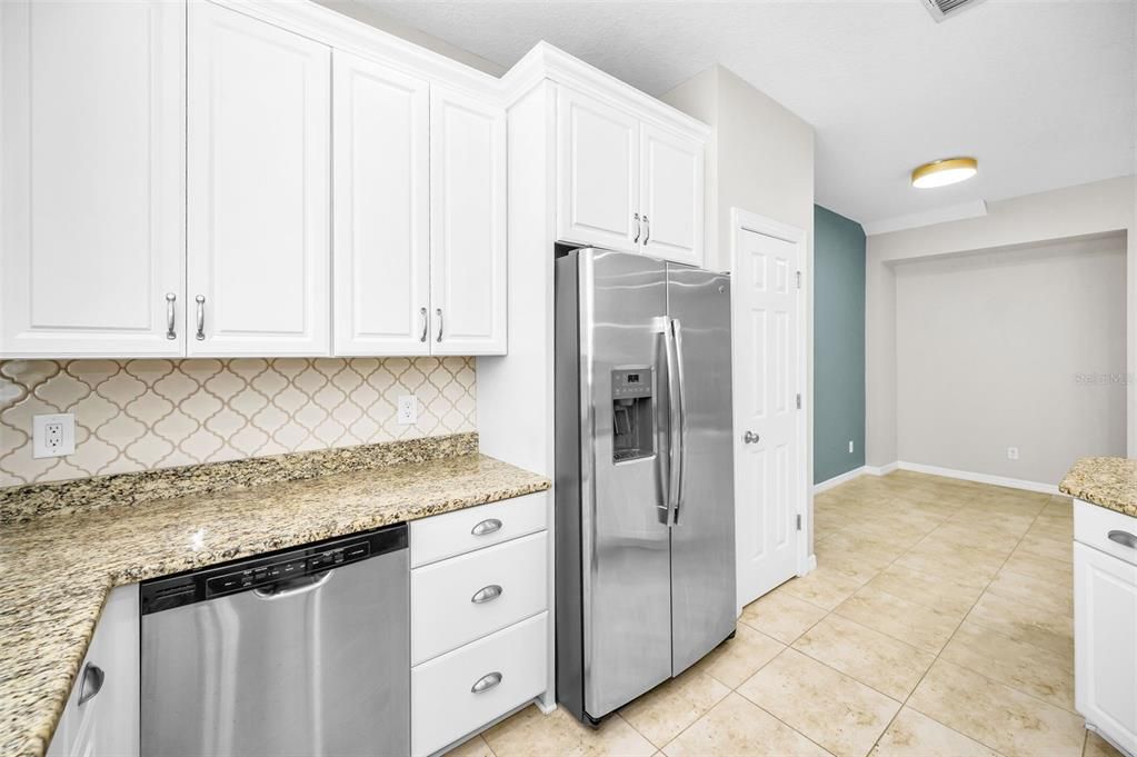 Activo con contrato: $344,000 (3 camas, 2 baños, 1525 Pies cuadrados)