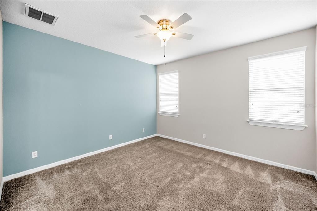 Activo con contrato: $344,000 (3 camas, 2 baños, 1525 Pies cuadrados)