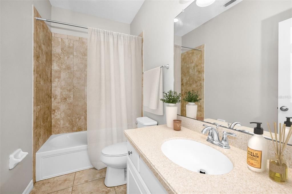 Activo con contrato: $344,000 (3 camas, 2 baños, 1525 Pies cuadrados)