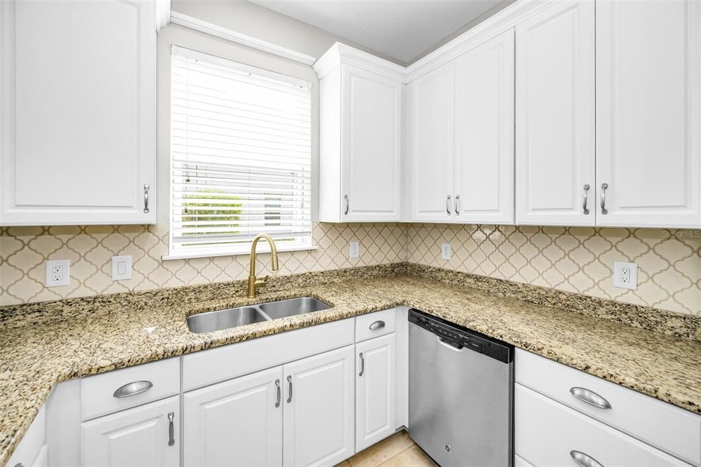 Activo con contrato: $344,000 (3 camas, 2 baños, 1525 Pies cuadrados)