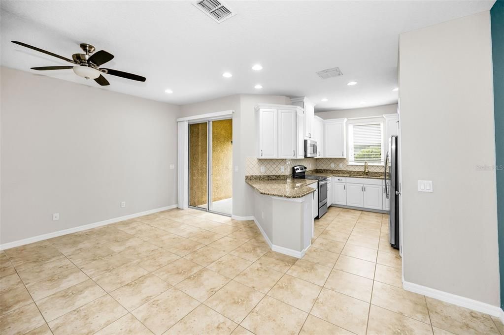 Activo con contrato: $344,000 (3 camas, 2 baños, 1525 Pies cuadrados)