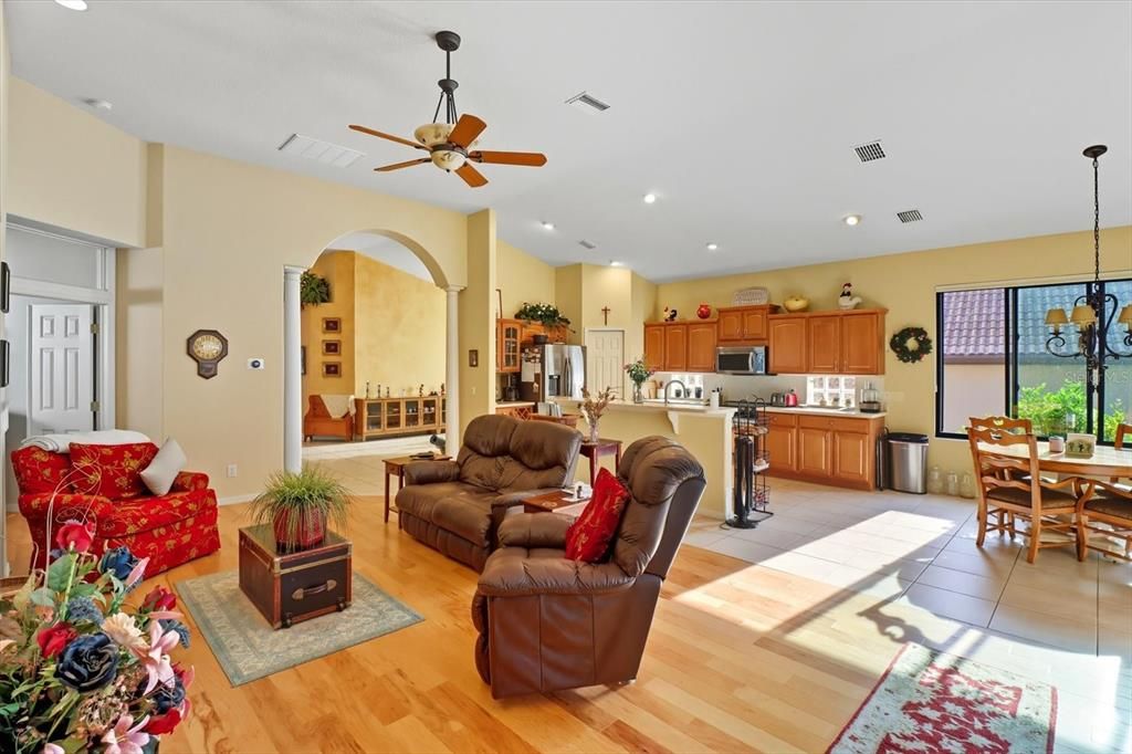 待售: $445,000 (3 贝兹, 2 浴室, 2197 平方英尺)