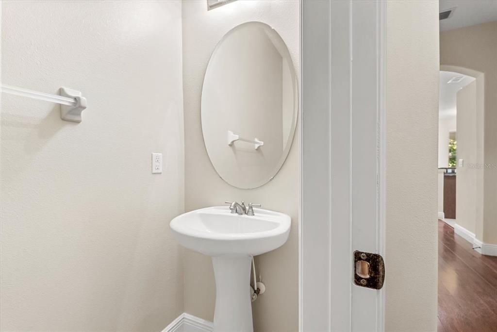 На продажу: $385,000 (3 спален, 2 ванн, 1674 Квадратных фут)