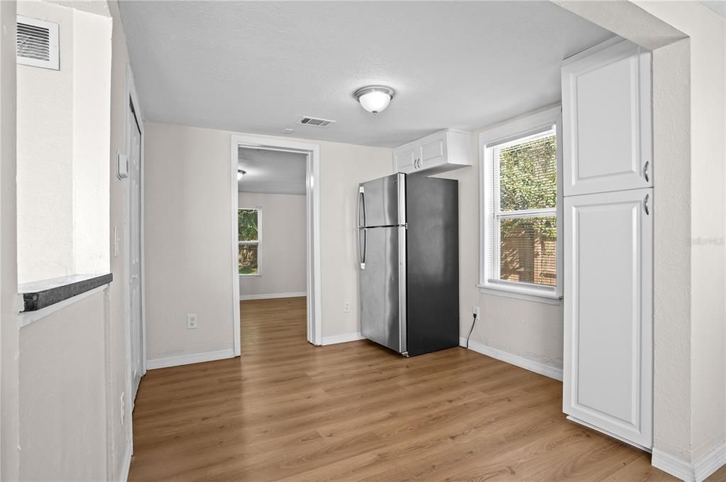 En Venta: $276,400 (3 camas, 2 baños, 1422 Pies cuadrados)