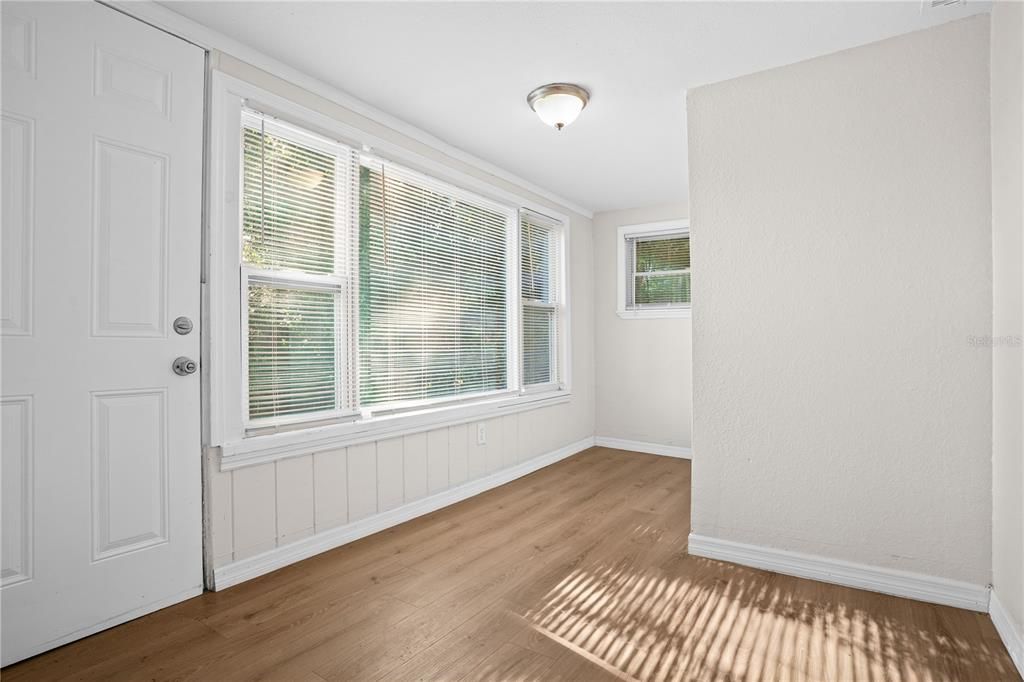 En Venta: $276,400 (3 camas, 2 baños, 1422 Pies cuadrados)