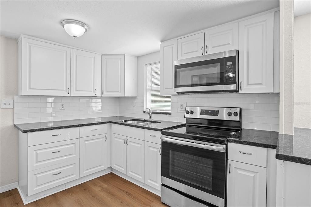 En Venta: $276,400 (3 camas, 2 baños, 1422 Pies cuadrados)