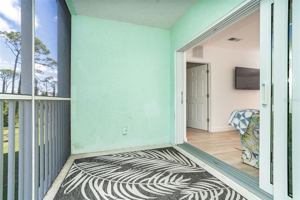 For Sale: $225,000 (2 beds, 2 baths, 870 Square Feet)