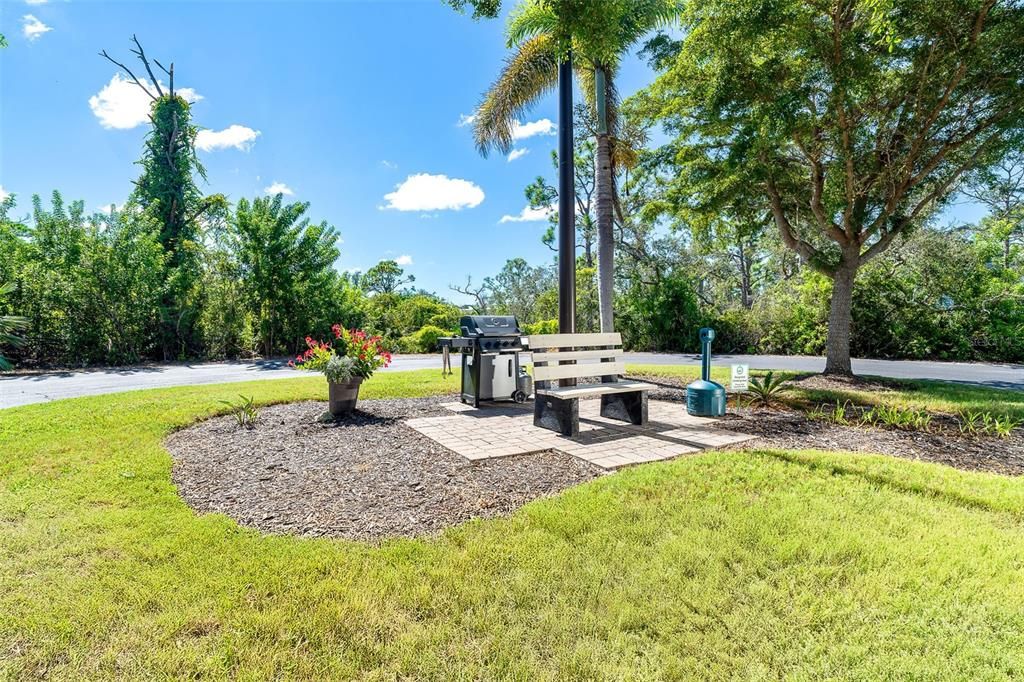 For Sale: $225,000 (2 beds, 2 baths, 870 Square Feet)