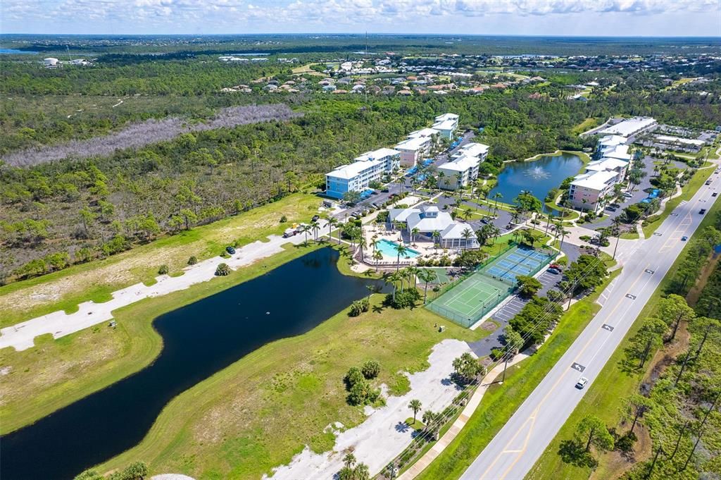 For Sale: $225,000 (2 beds, 2 baths, 870 Square Feet)