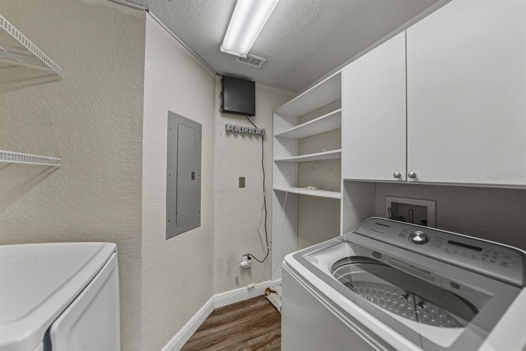 待售: $575,000 (2 贝兹, 2 浴室, 1184 平方英尺)