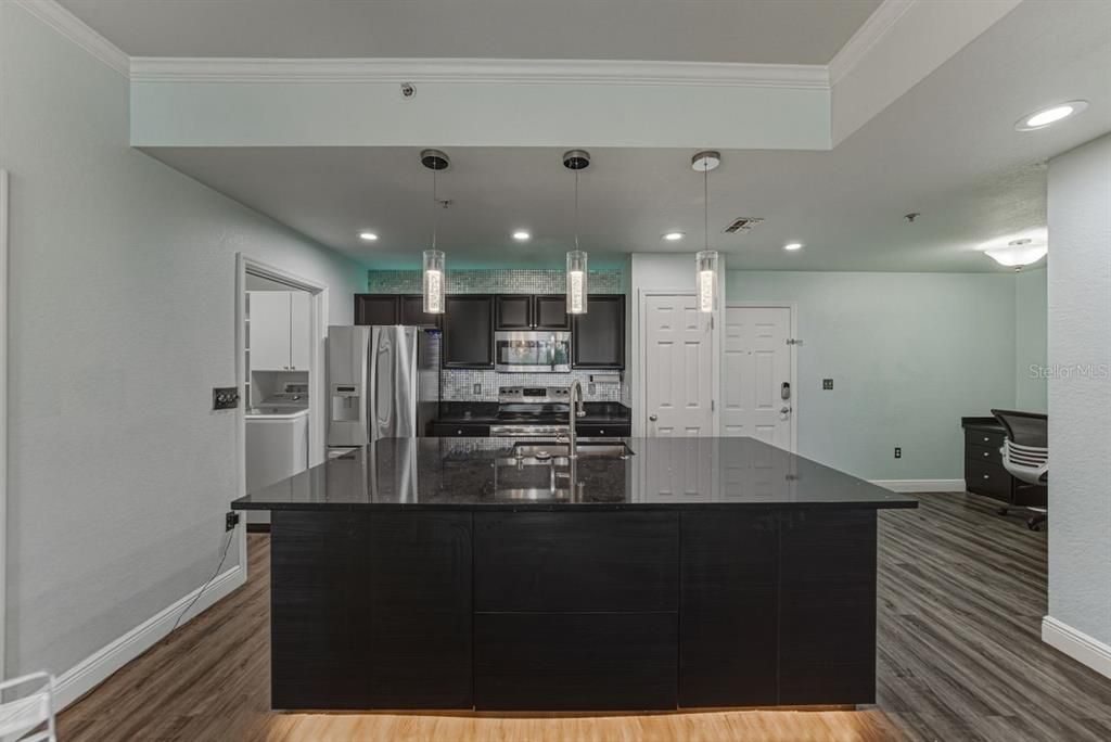 待售: $575,000 (2 贝兹, 2 浴室, 1184 平方英尺)