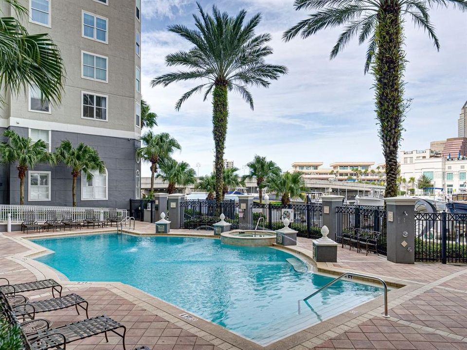 待售: $575,000 (2 贝兹, 2 浴室, 1184 平方英尺)