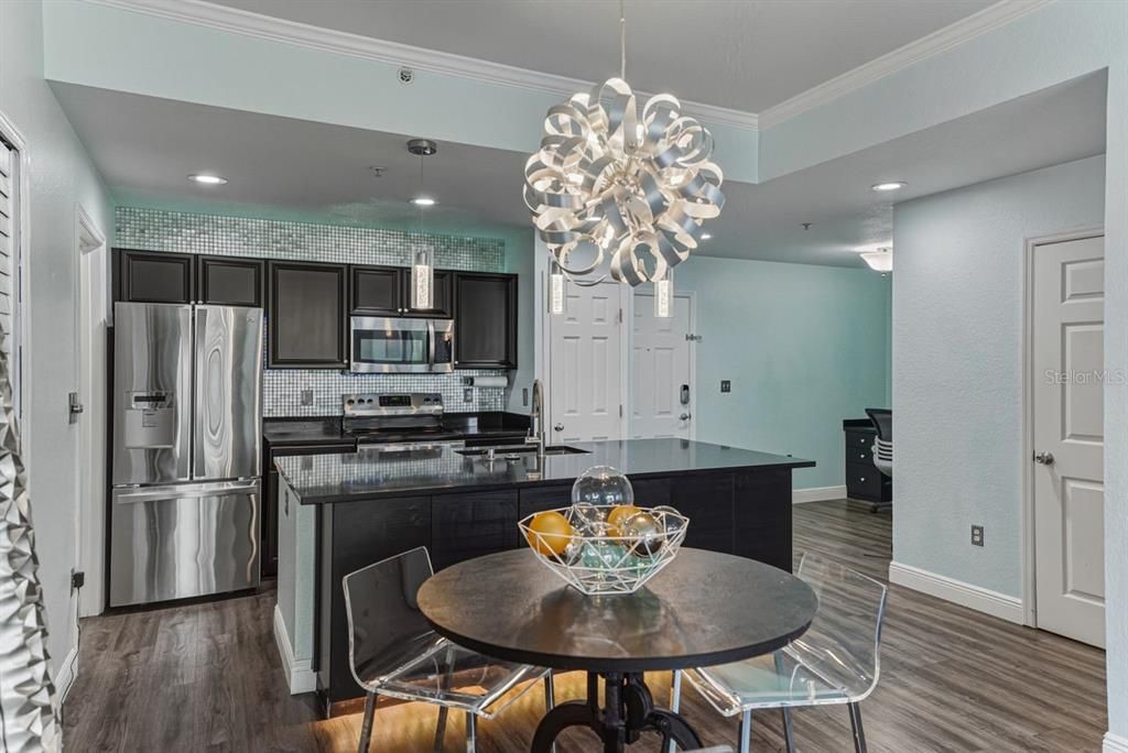 待售: $575,000 (2 贝兹, 2 浴室, 1184 平方英尺)