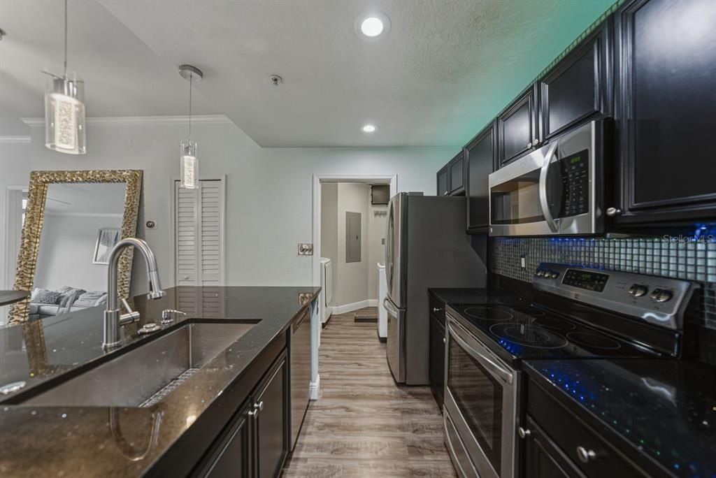 待售: $575,000 (2 贝兹, 2 浴室, 1184 平方英尺)