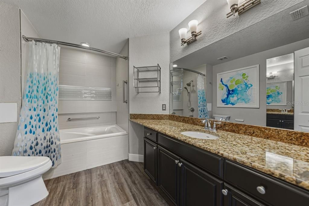 待售: $575,000 (2 贝兹, 2 浴室, 1184 平方英尺)