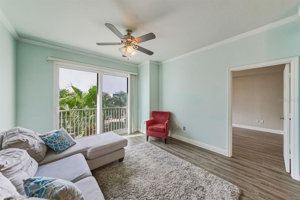 待售: $575,000 (2 贝兹, 2 浴室, 1184 平方英尺)