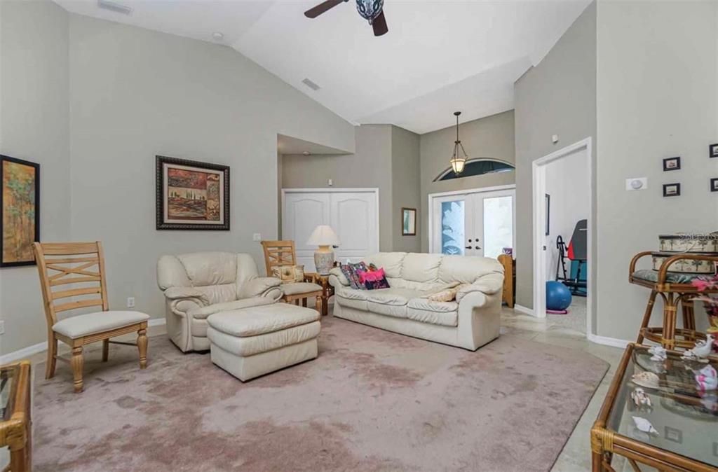 В аренду: $3,000 (3 спален, 2 ванн, 1766 Квадратных фут)