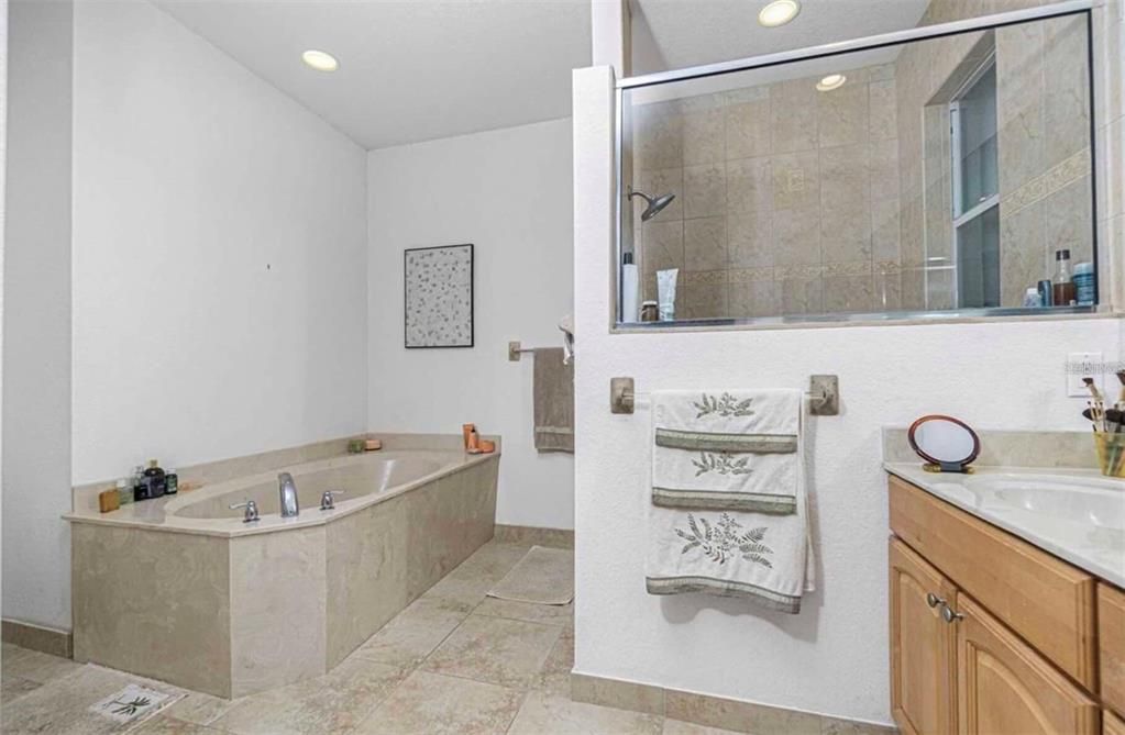 В аренду: $3,000 (3 спален, 2 ванн, 1766 Квадратных фут)