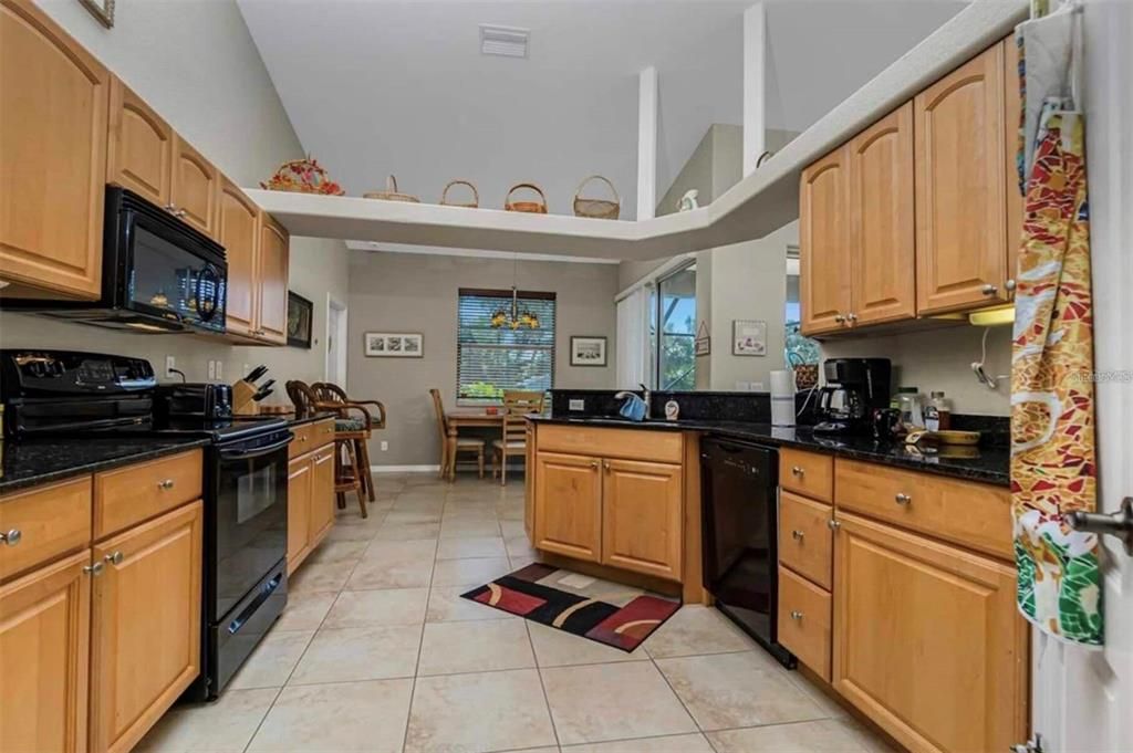 В аренду: $3,000 (3 спален, 2 ванн, 1766 Квадратных фут)