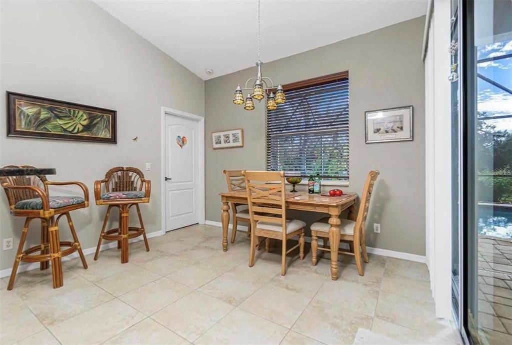 В аренду: $3,000 (3 спален, 2 ванн, 1766 Квадратных фут)