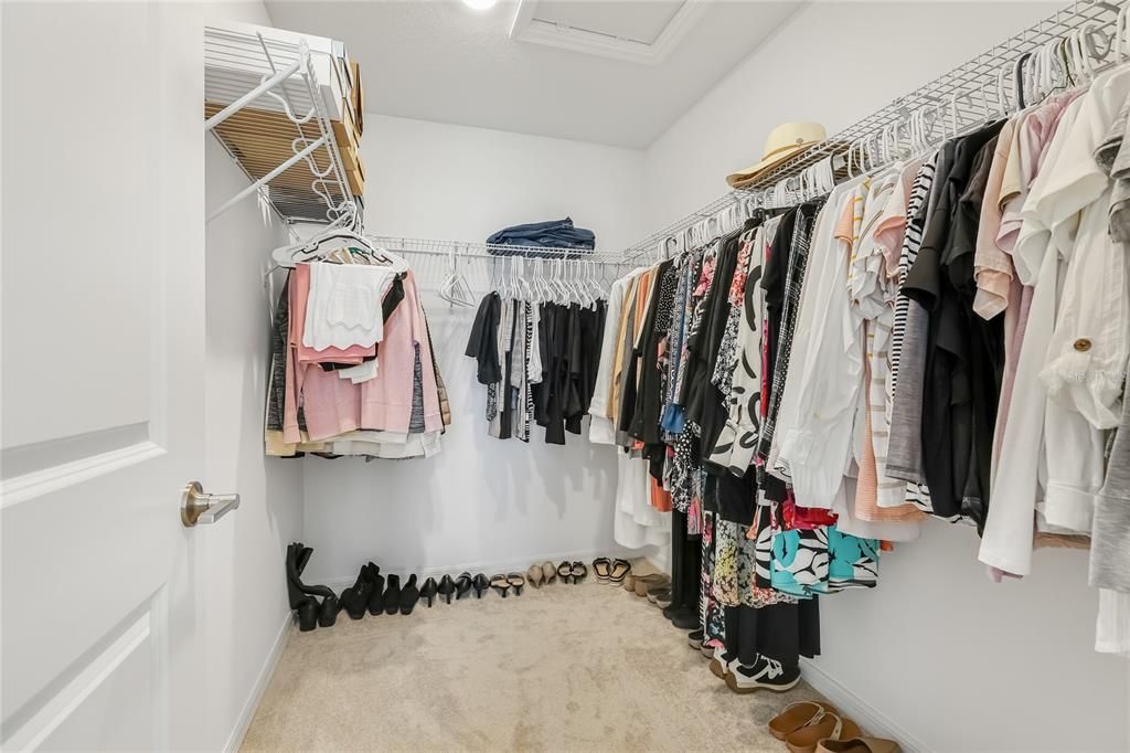 For Sale: $348,000 (3 beds, 2 baths, 1555 Square Feet)